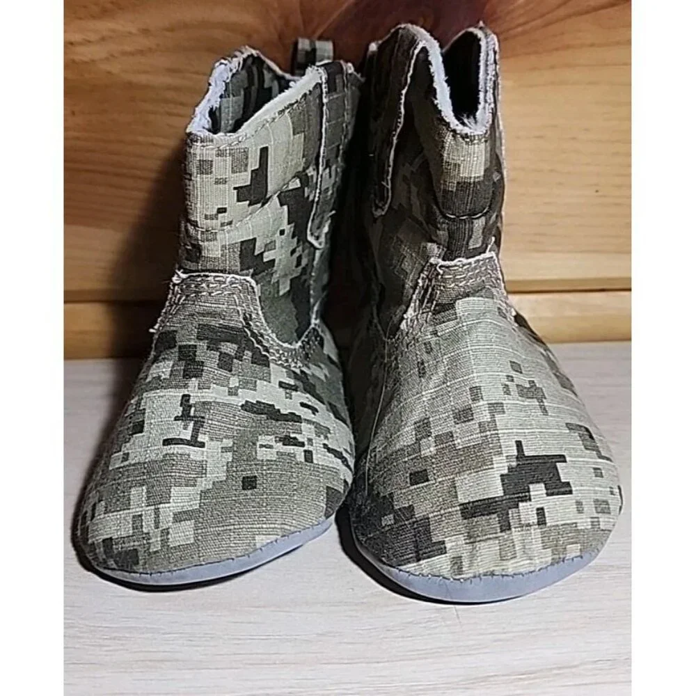 So Dorable Size 3 Baby Digital Camo Boots